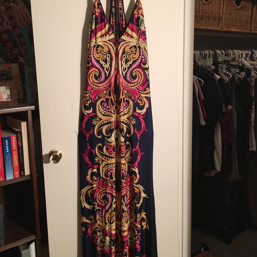 Venus Exotic Paisley Maxi-Dress With Necklace